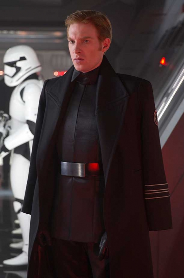 General hux. Генерал Хакс Звездные войны. Донал Глисон Звездные войны. Дональд Грисон Звездные войны.